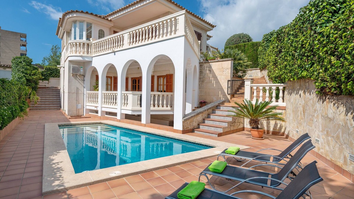 Son Dureta Villa | VILLA TEULERA -Amazing house in Palma, with private pool and 3.6 km away from the beach. F