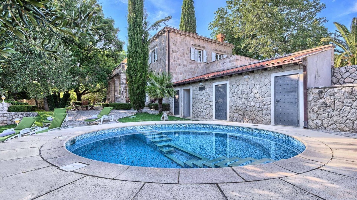 Cilipi Villa | Villa Theodora - 15th century 4 bedroom villa close to Dubrovnik