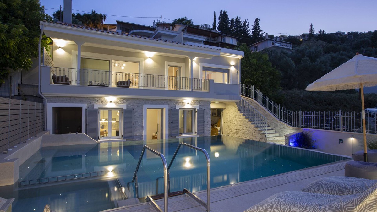 Apolpaina Villa | Villa Theretro, overlooking the Ionian Pelagus and Lefkas city