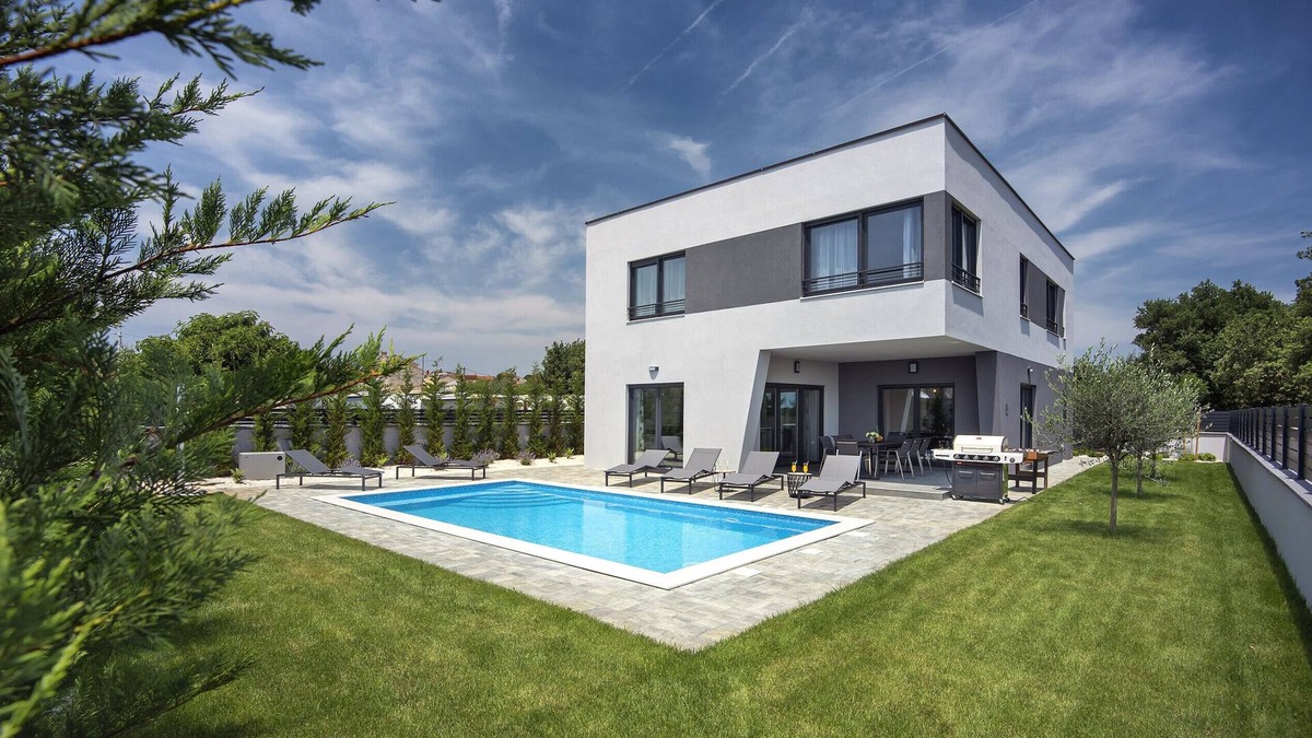 Jadreski Villa | Villa Tika in Pula for families with kids playground