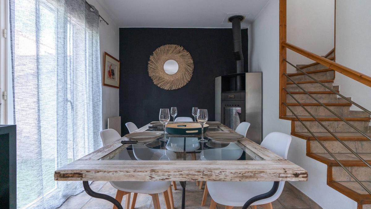 Beziers Villa | Villa "Tika" with Private Terrace, Private Garden & Wi-Fi