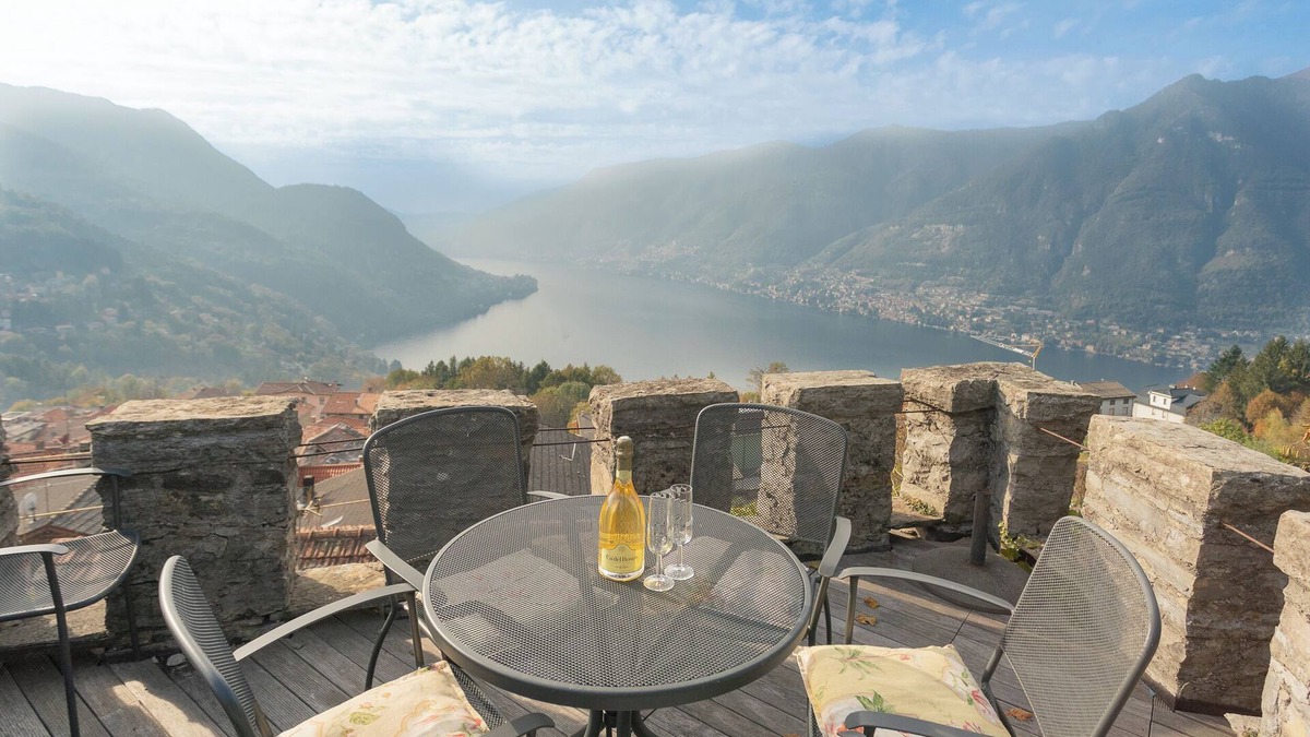 Faggeto Lario Villa | Villa Torre di Palanzo with Magnificent View