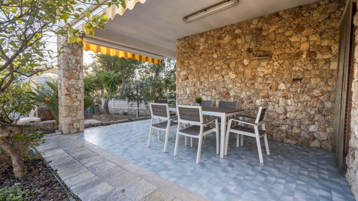 Leporano Marina Villa | Villa Torre Leporano a stone's throw from the sea