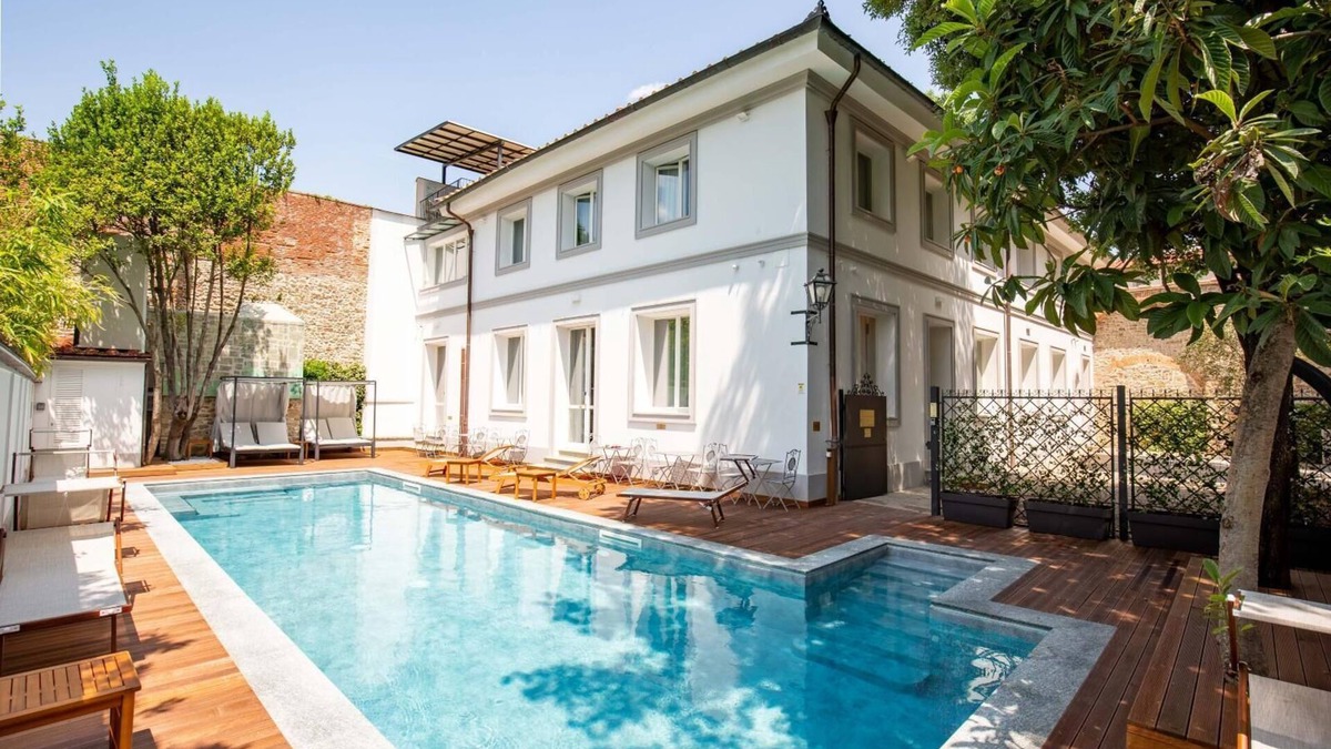 Sant' Ambrogio Bed & Breakfast | Villa Tortorelli Entire Villa with Private Pool