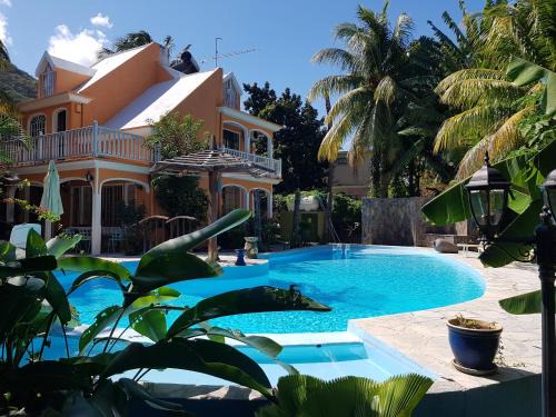 La Preneuse Villa | Villa Tourelle of Paradise with bigPrivate Pool