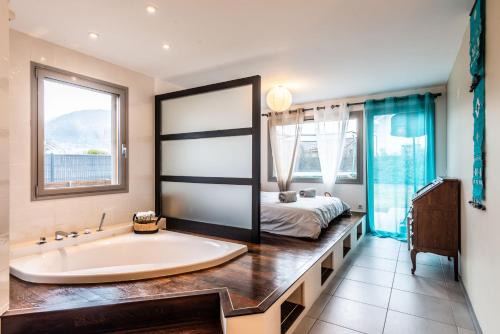 Armoy Apartment | Villa tout confort - Piscine - Montagnes - Lac - Parking