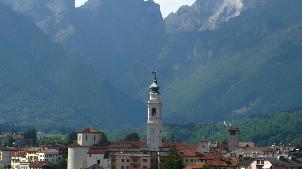 Santa Giustina Villa | Villa 'Trequattrini' with Private Terrace and Shared Garden