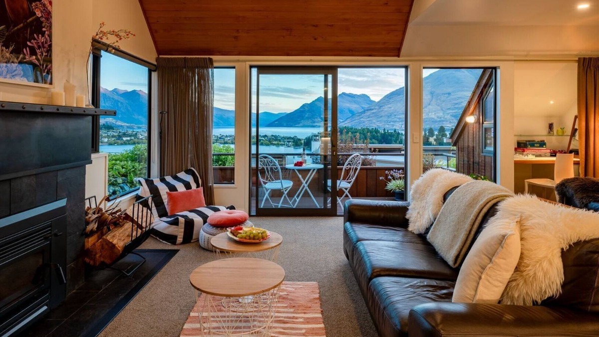 Queenstown House | Villa Tuke | Free Parking, Fireplace, BBQ