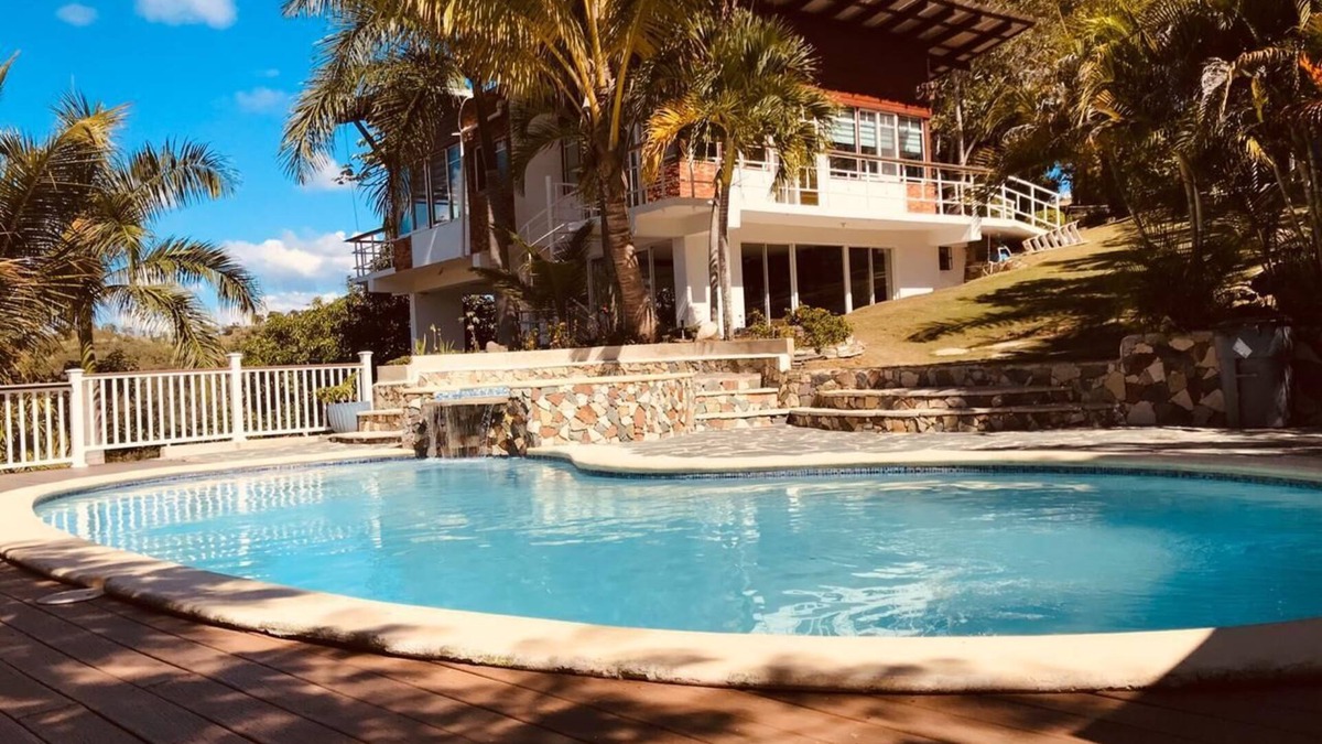 Janico Villa | Villa Turistica de Alquiler o Renta Frente a La Presa Tavera-bao en Santiago