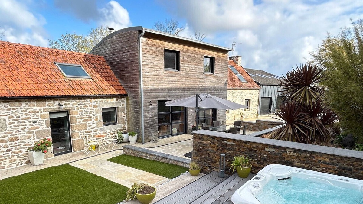 Guisseny Villa | Villa Ty Amor - Large garden and jacuzzi for 9