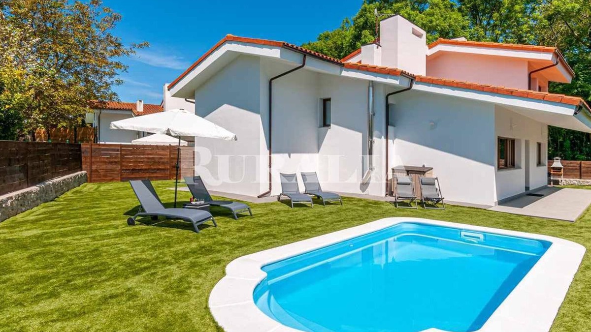 La Portilla House | Villa Valdés-An idyllic place, near the coast.