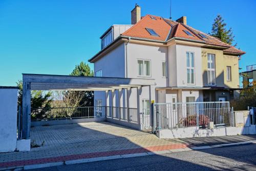 Vokovice Villa | Villa Veleslavín