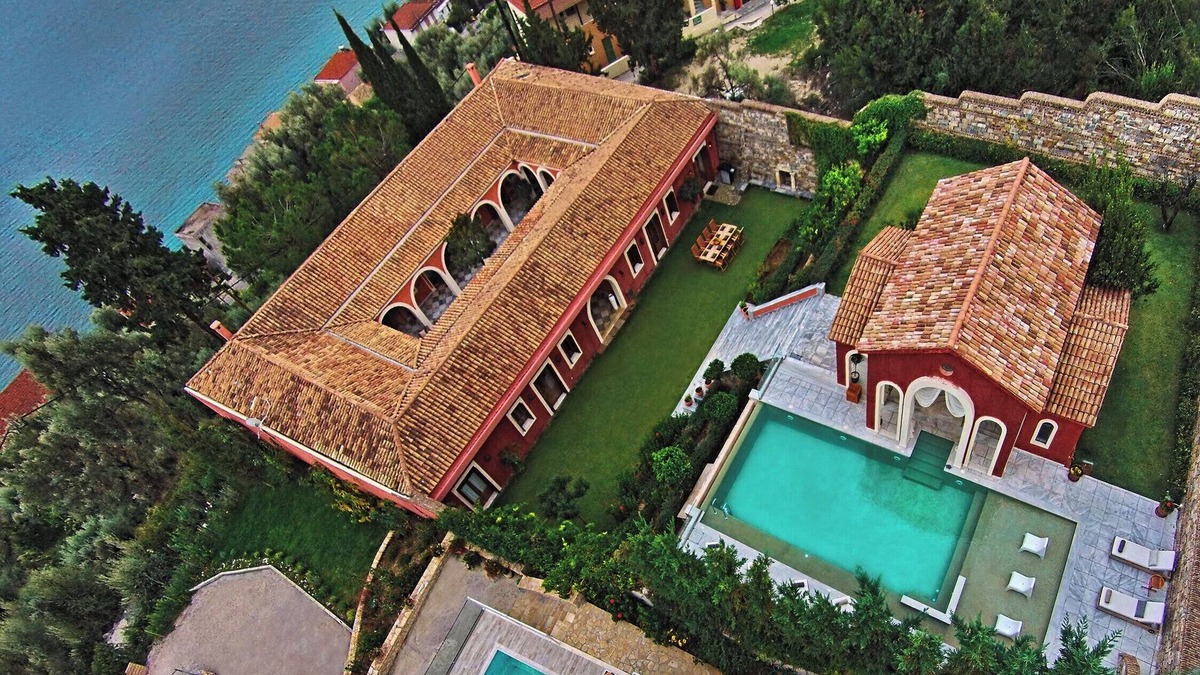 Perigiali Villa | Villa Veneziano 4* - 5 VIP Suites with Private Pool