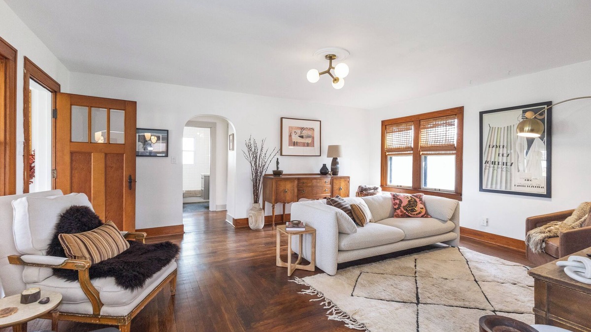 Three Oaks Villa | Villa Verde -Eclectic Cottage with WiFi and AC in Three Oaks