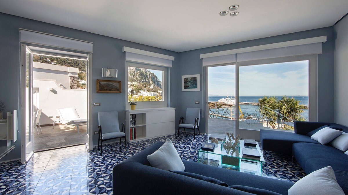 Licola Villa | Villa Vesuvio at Fortino Capri A TERRACE ON THE SEA 10 MIN FROM THE PIAZZETTA