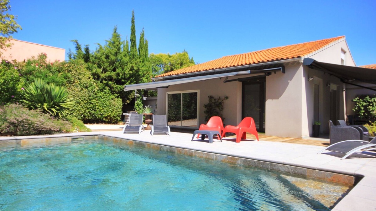 Villeneuve-les-Avignon House | Villa Villeneuve les Avignon 120m2/Swimming pool/3 bedrooms/Air conditioning