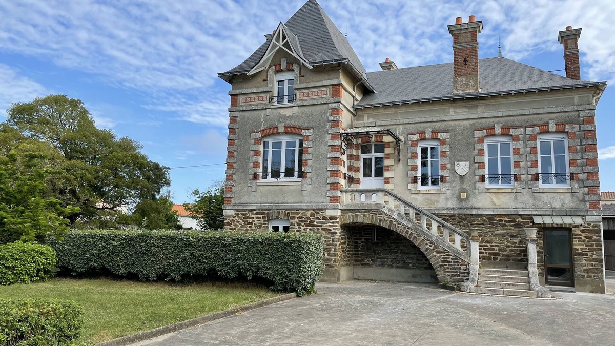 Pornic Villa | Villa Victoria, with indoor pool, 900 m from Pornic center and beaches