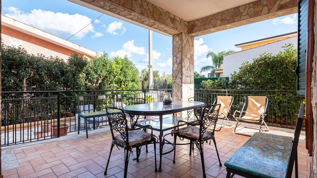 Trabia Villa | Villa 'Villino Giovanna' with Private Terrace, Wi-Fi and Air Conditioning