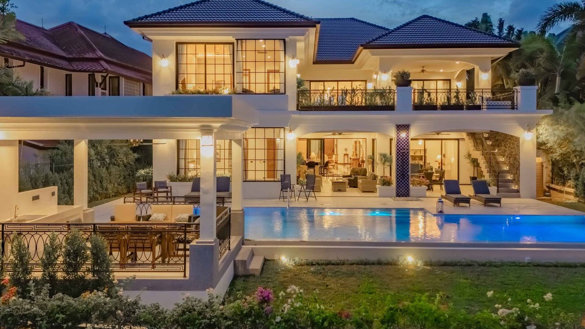 Laguna Villa | Villa Viola | Fully staffed New Luxury Villa | Laguna Golf Course & Beach Access