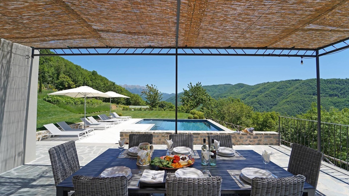 Licciana Nardi Villa | VILLA VITTORIA 8 pax
