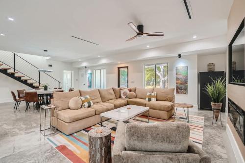 Sunshine Park House | Villa Vogue - Designer Finishes Meet Open Living in Sunshine Park