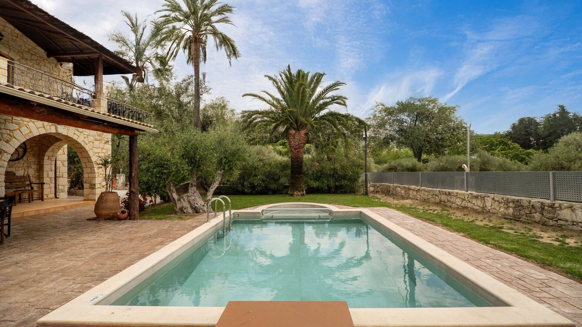 Apokoronas Villa | Villa Vrisses - Villa Rental on the Island of Crete