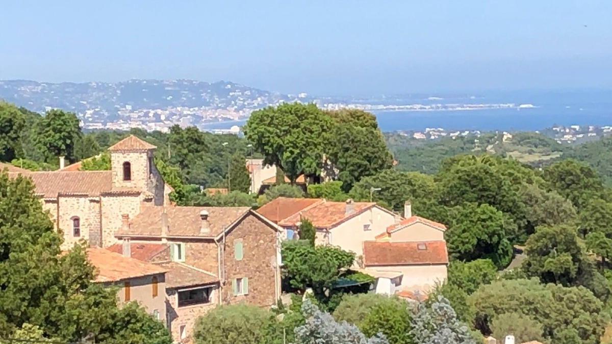 Les Adrets-de-l'Esterel Villa | Villa with large terrace overlooking the bay of Cannes and the Esterel mountains