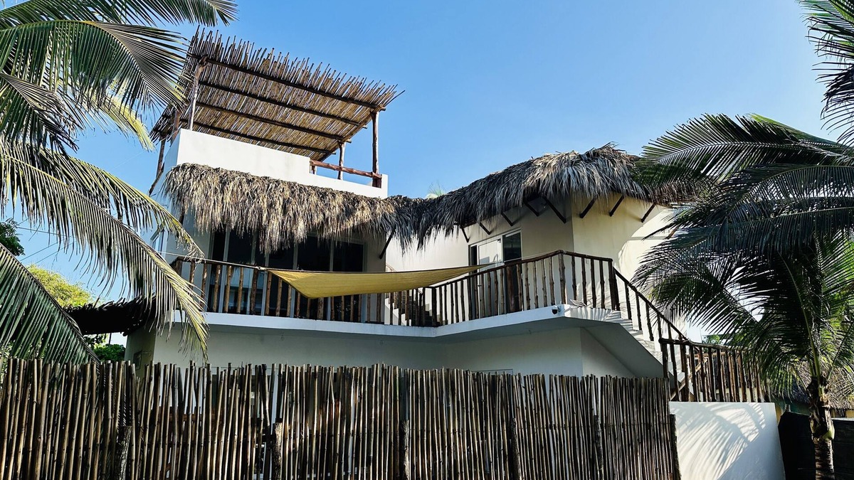 Guatemala Villa | Villa Wabi "En el paredón, Frente al mar"nn