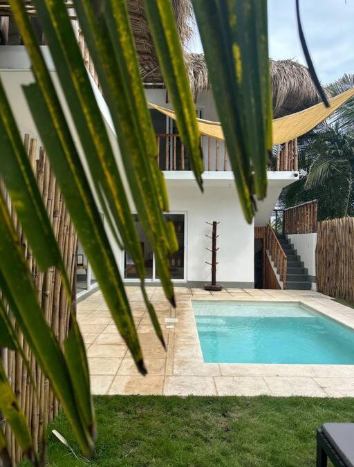 El Paredon Villa | Villa Wabi. En el paredón