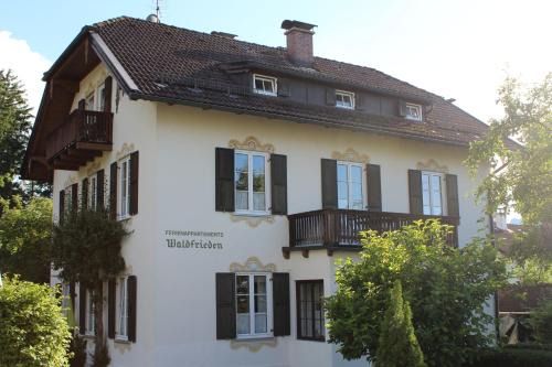 Kochel am See Apartment | Villa Waldfrieden - Ferienwohnungen und -Haus