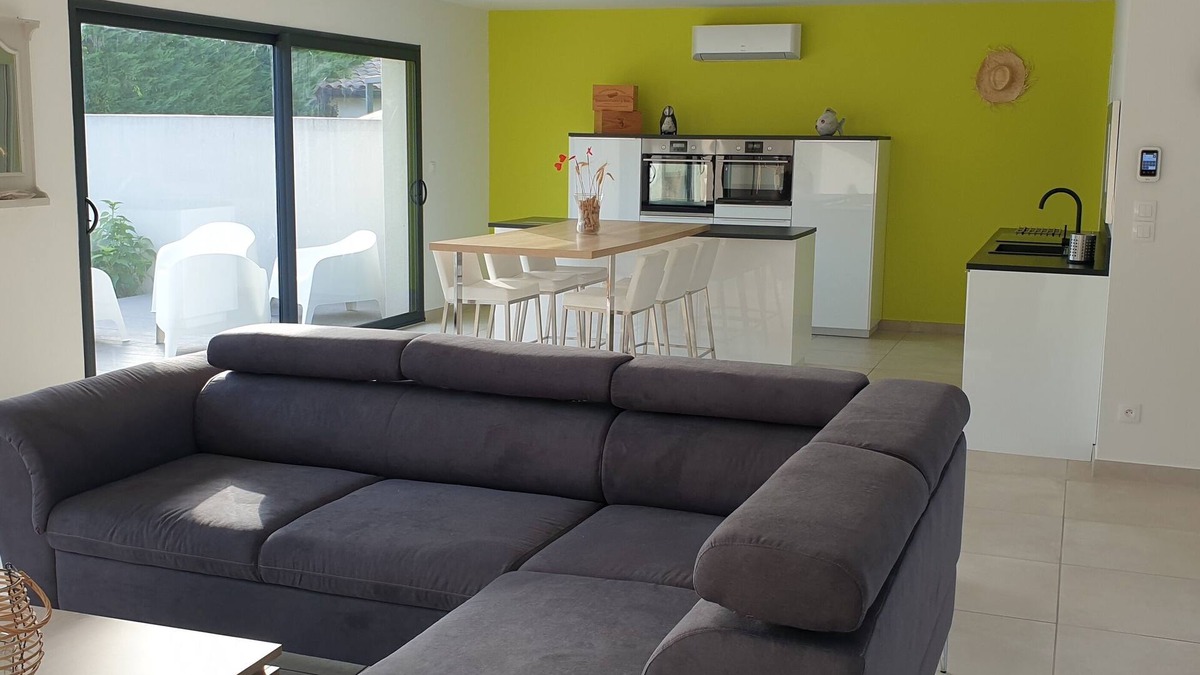 L'Isle-sur-la-Sorgue Villa | VILLA - WATERSHARING - IDEALLY LOCATED