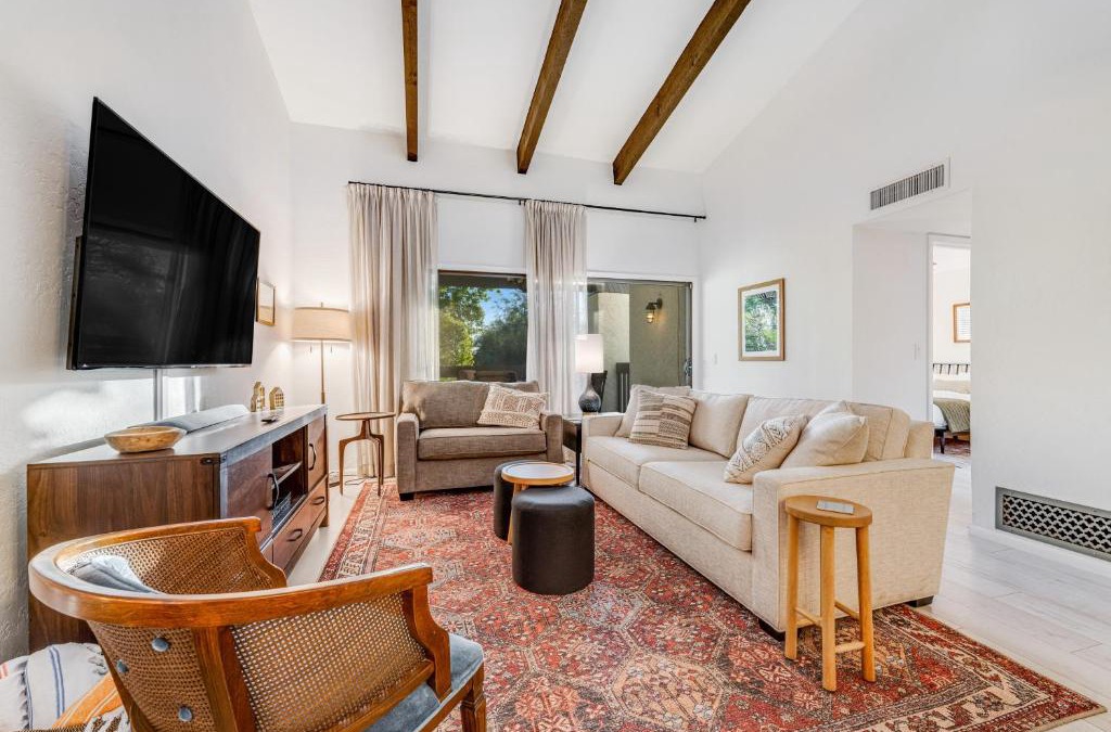 South Scottsdale Apartment | Villa West