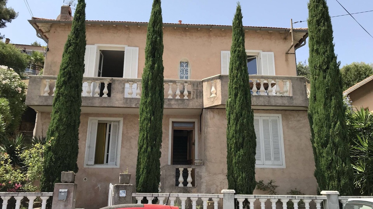 Saint-Mandrier-sur-Mer Villa | Villa with spectacular view overlooking port and bay of Toulon