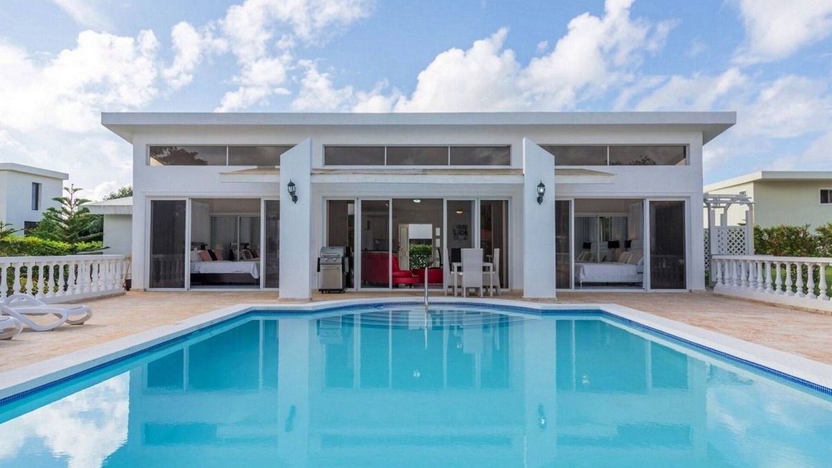 La Mulata Villa | Villa with 2 bedrooms and 2 bathrooms available for long-term rentals