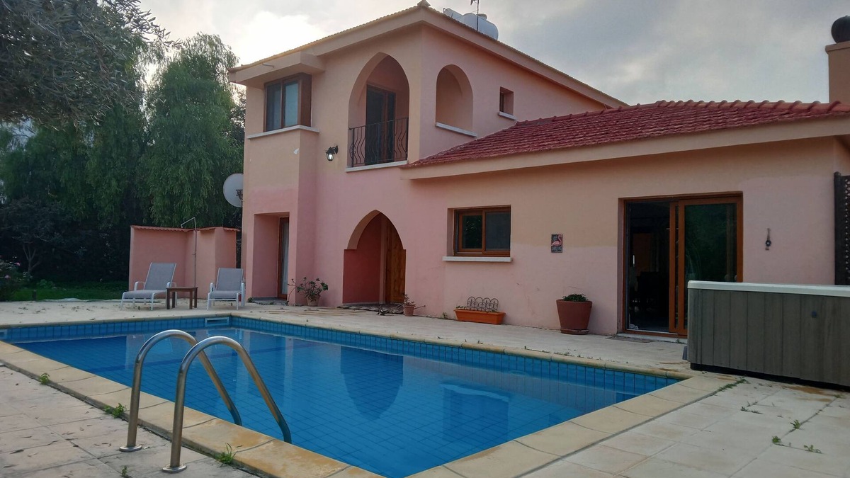 Catalkoy House | Villa with 4 Bedrooms . Pool and Hot tub