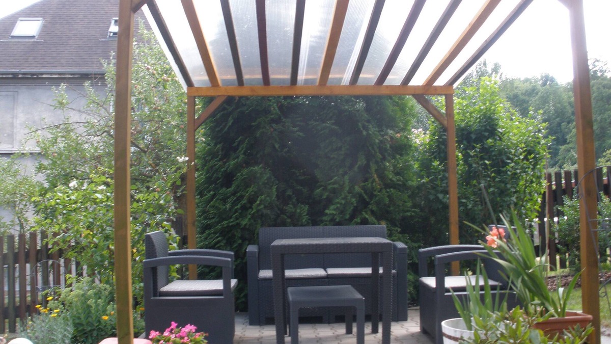 Decin Apartment | Villa with a garden, pets are welcome
