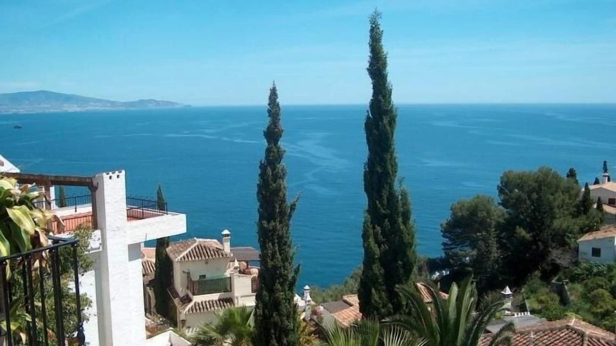Almunecar Villa | Villa with a stunning sea view, located by the poolside and close to the beach