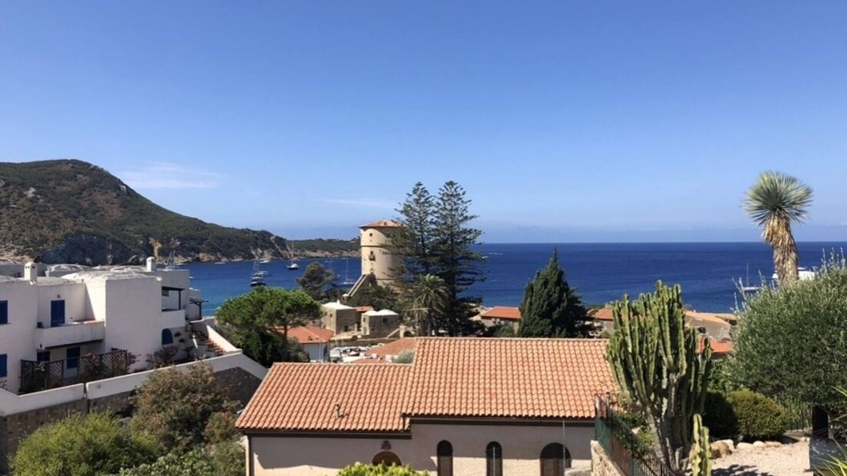 Giglio Campese Villa | Villa with a unique view over the bay of Giglio Campese