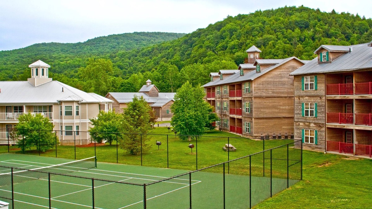 South Lee Villa | Villa with Access to Amazing Amenities!