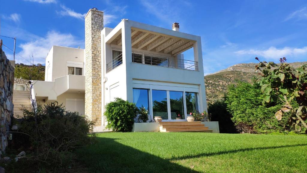 Kymi-Aliveri Apartment | Villa with Aegean views