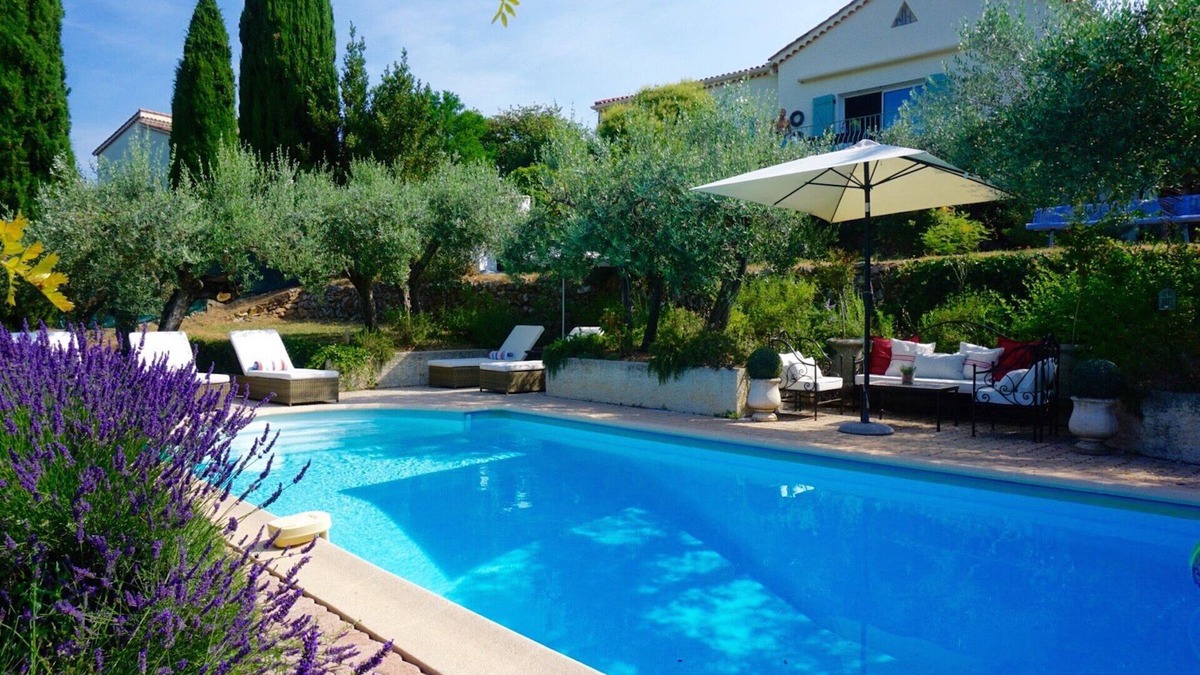 Flayosc Villa | Villa with Air Conditioning, Private Pool And Views Over The Countryside