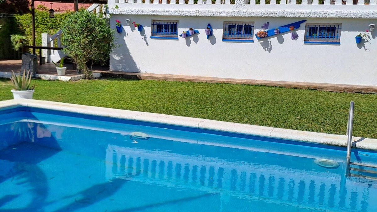 La Ribera de la Oliva Villa | VILLA WITH LARGE GARDEN AND POOL IN A NATURAL ENVIRONMENT