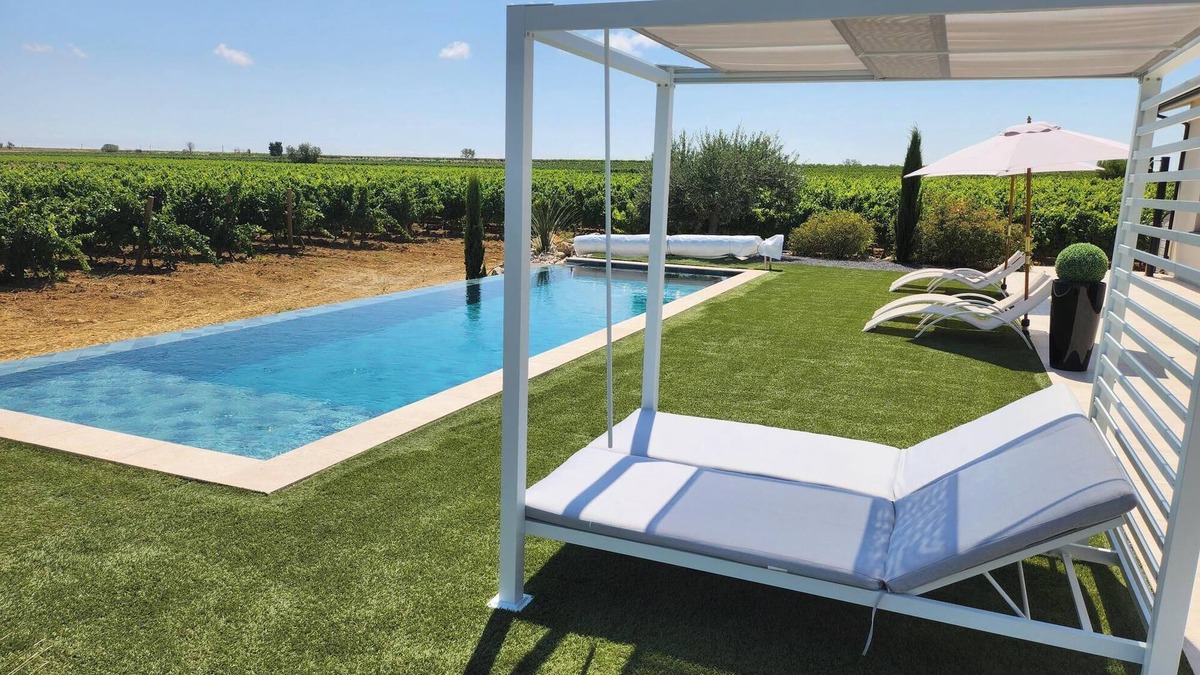 Servian Villa | Villa with exceptional 4-star certified viewSPA and heated infinity pool