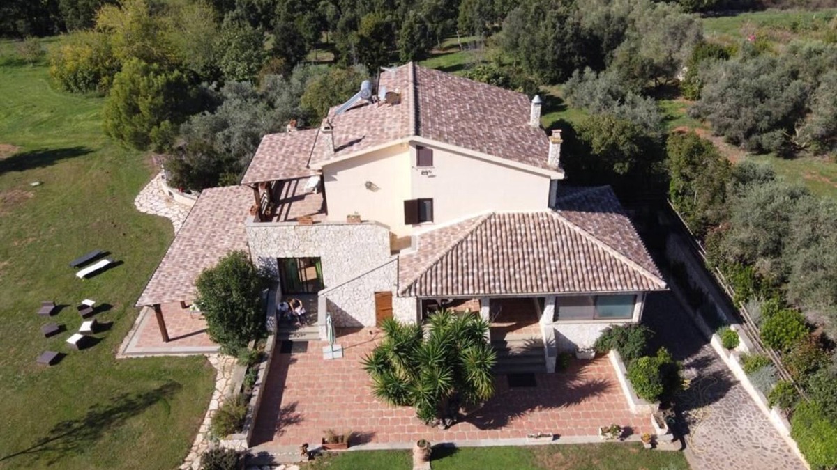 Pescia Romana House | Villa with fountain in Maremma