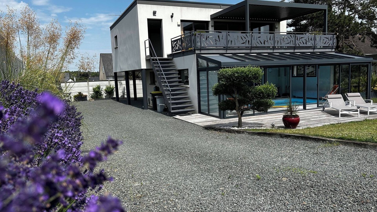 Barneville-Carteret Villa | Villa with heated indoor pool