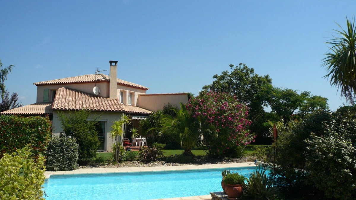 Laroque-des-Alberes Villa | Villa with large garden and swimming pool, close to the village center