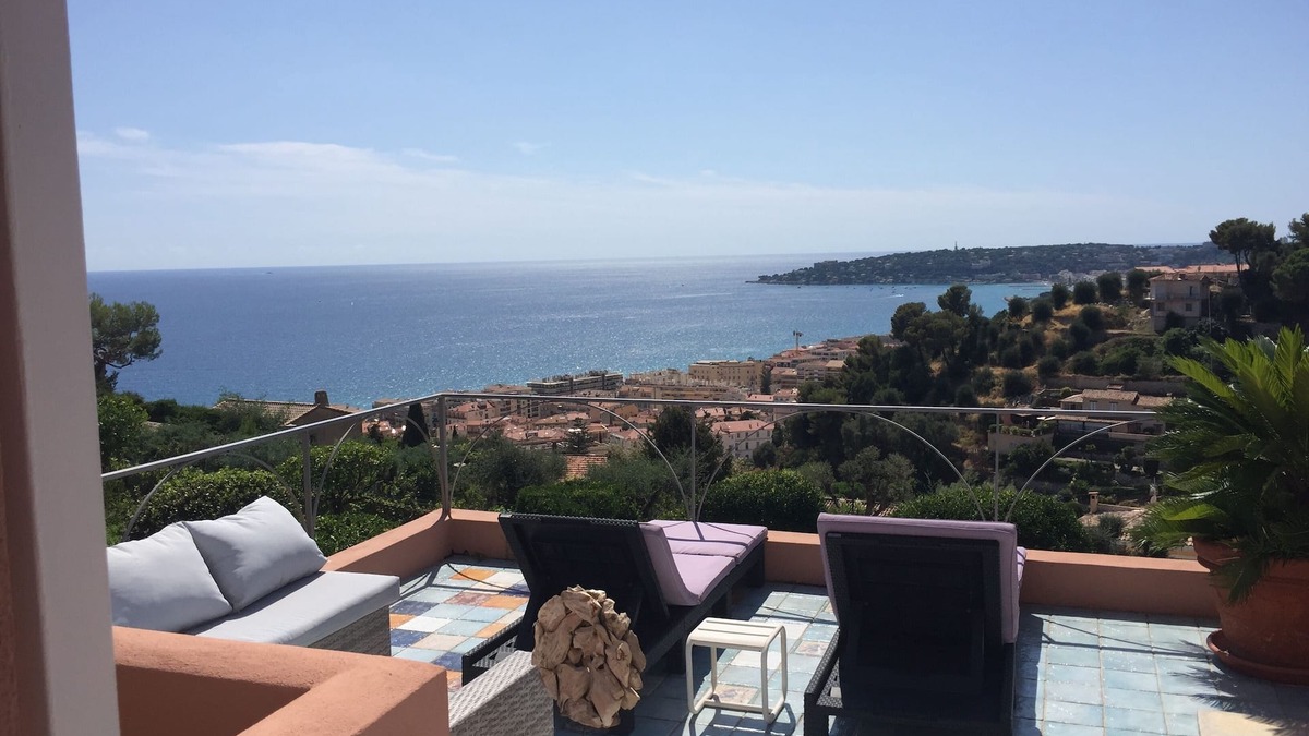 Menton House | Villa with garden, 12-minute walk from the beach, magnificent sea view.