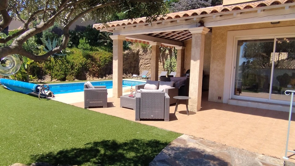 Bormes-Les-Mimosas House | VILLA WITH HEATED POOL, SEA VIEW AND WOODED GARDEN
