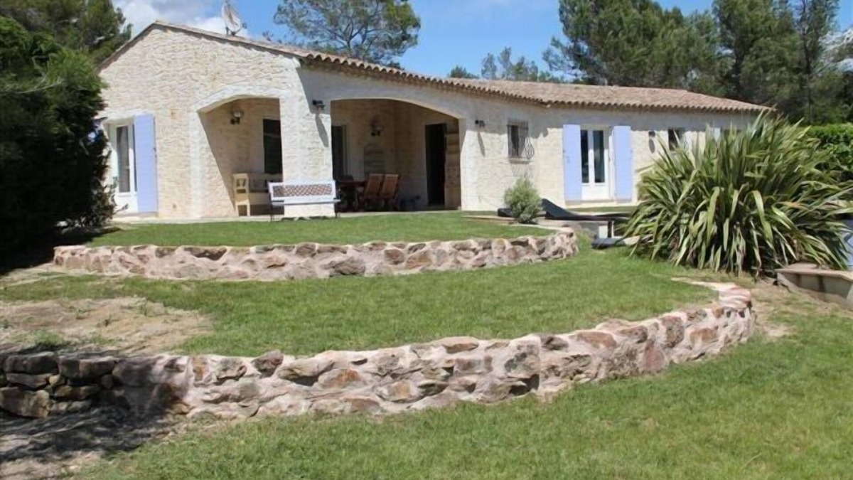 Bagnols-en-Foret Villa | Villa with heated private pool in Bagnols-en-Forêt