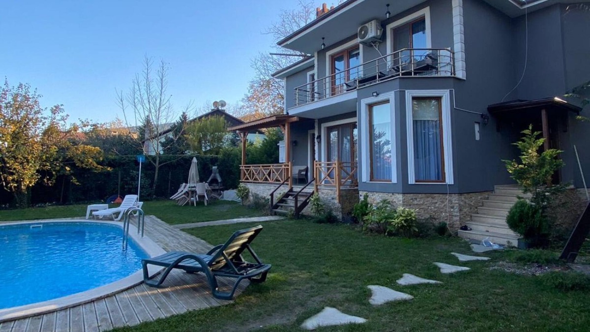 Izmit Villa | Villa with Heated Pool in Sapanca